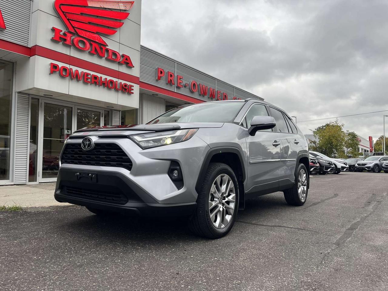 2025 Toyota RAV4 XLE Photo0