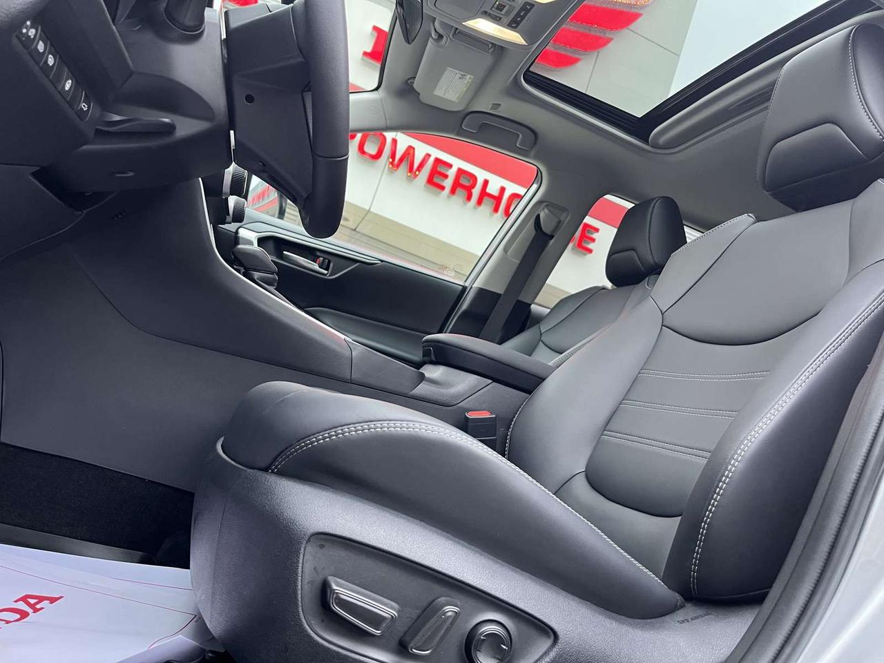 2025 Toyota RAV4 XLE Photo