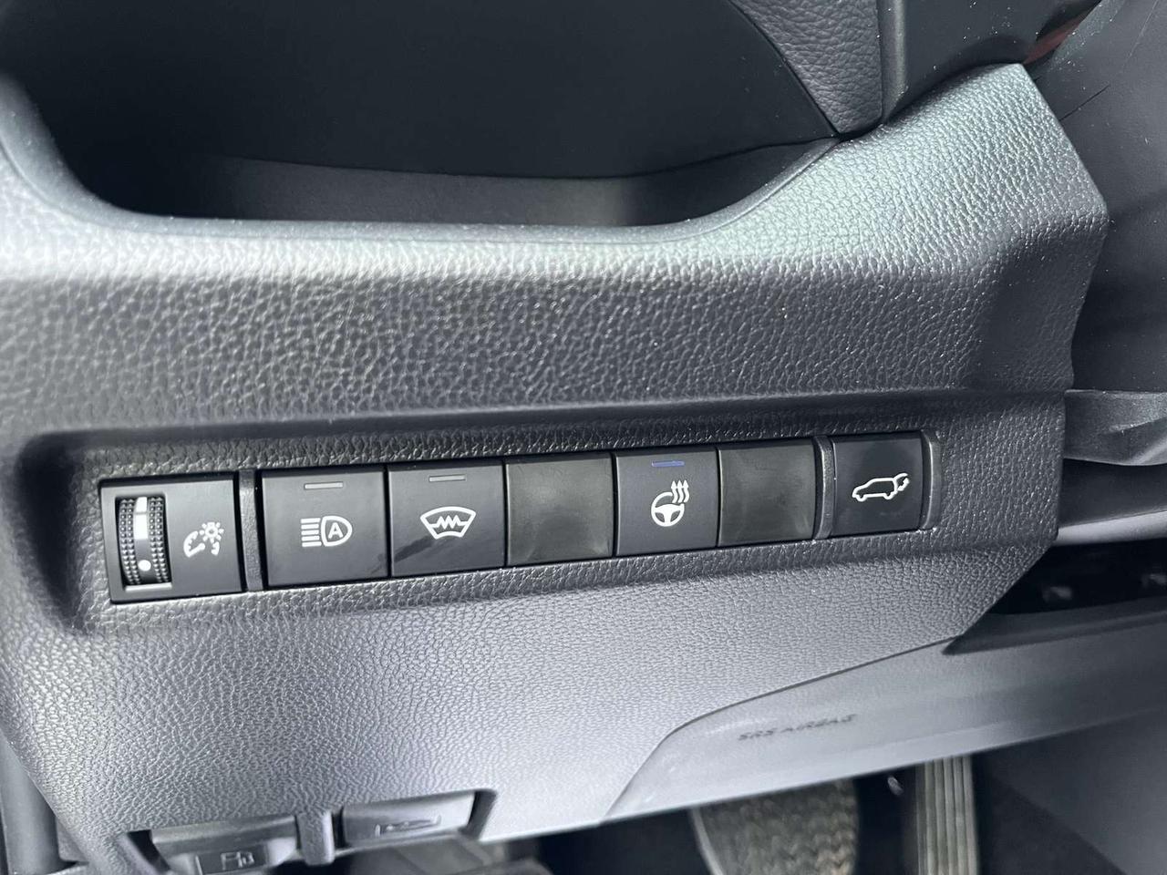 2025 Toyota RAV4 XLE Photo