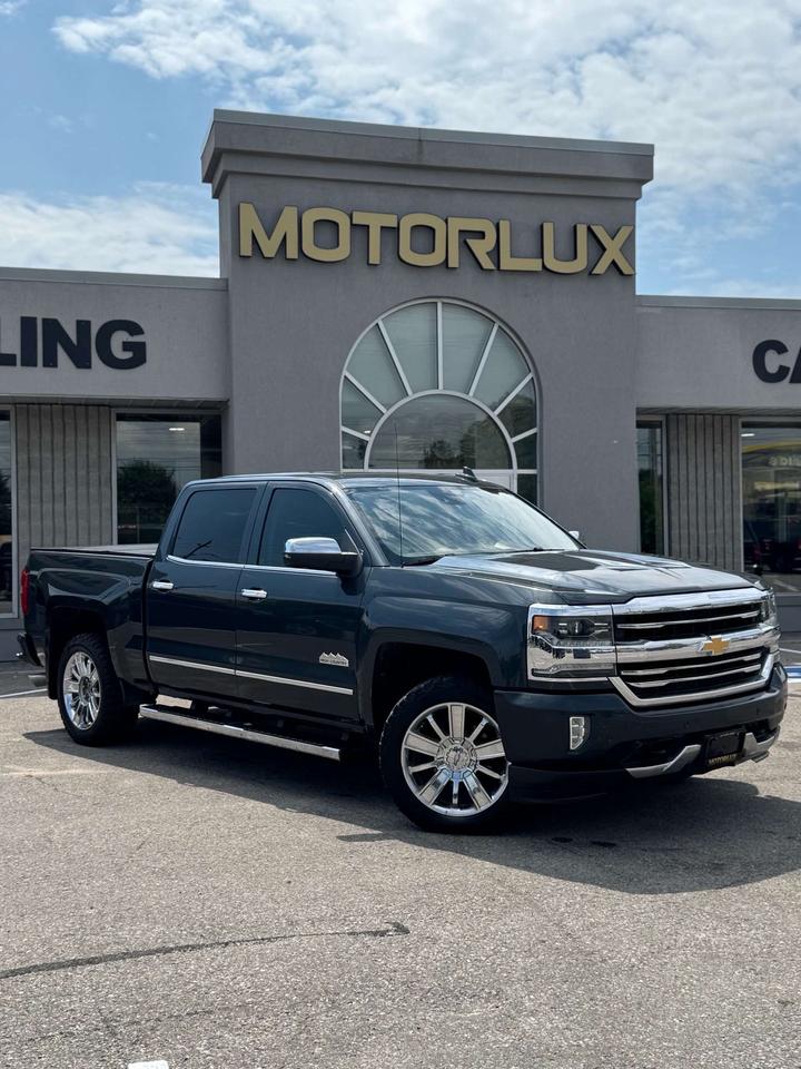 2017 Chevrolet Silverado 1500 4WD Crew Cab 143.5 High Country 5'8 Lined Box Photo