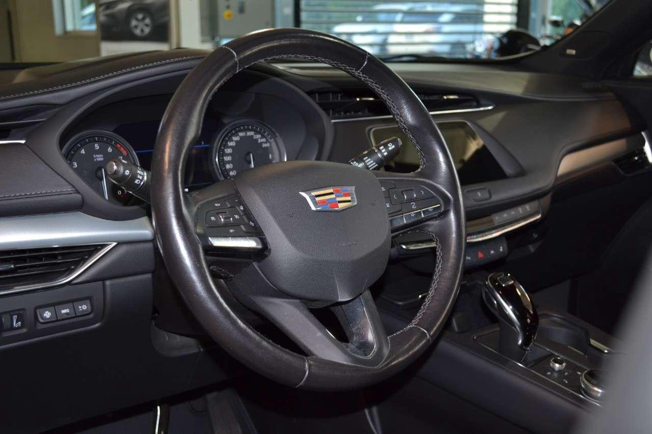 2023 Cadillac XT4 AWD 4dr Premium Luxury Photo3