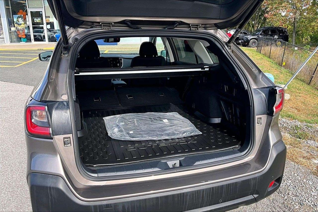 2023 Subaru Outback Touring   Heated Wheel   CarPlay/Android Auto Photo