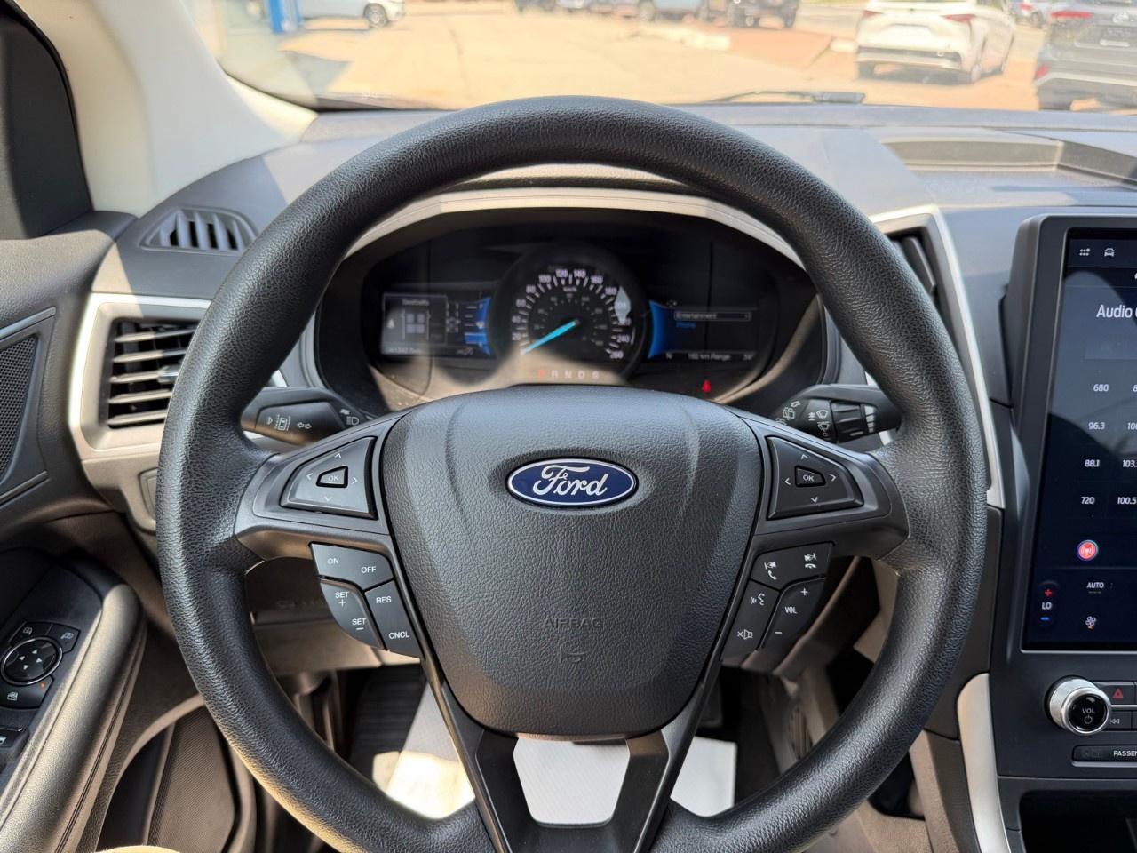 2022 Ford Edge SE AWD Photo