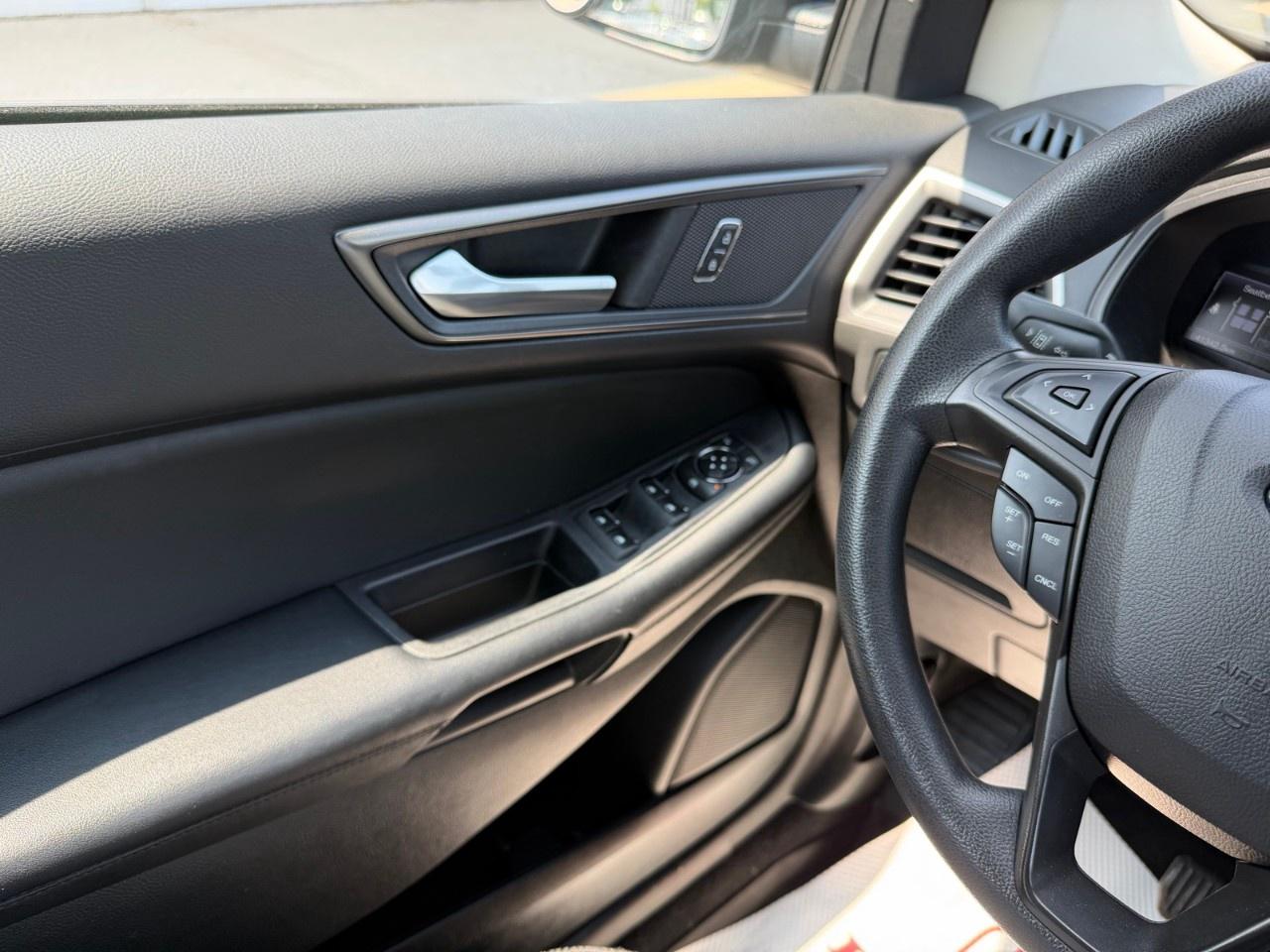 2022 Ford Edge SE AWD Photo