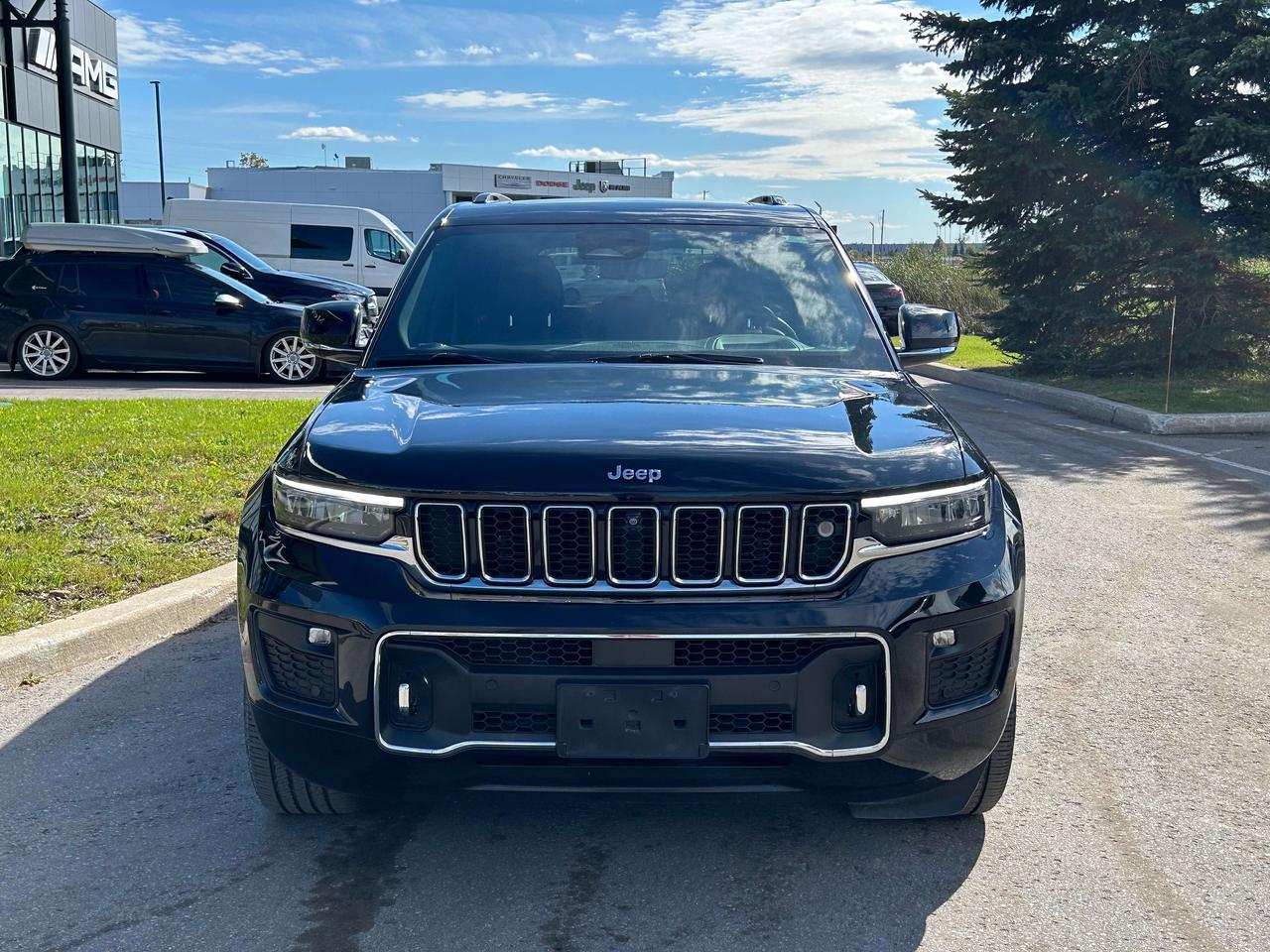 2023 Jeep Grand Cherokee Overland Photo1