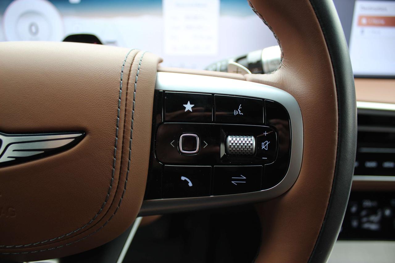 2026 Genesis GV70 2.5T Advanced Photo