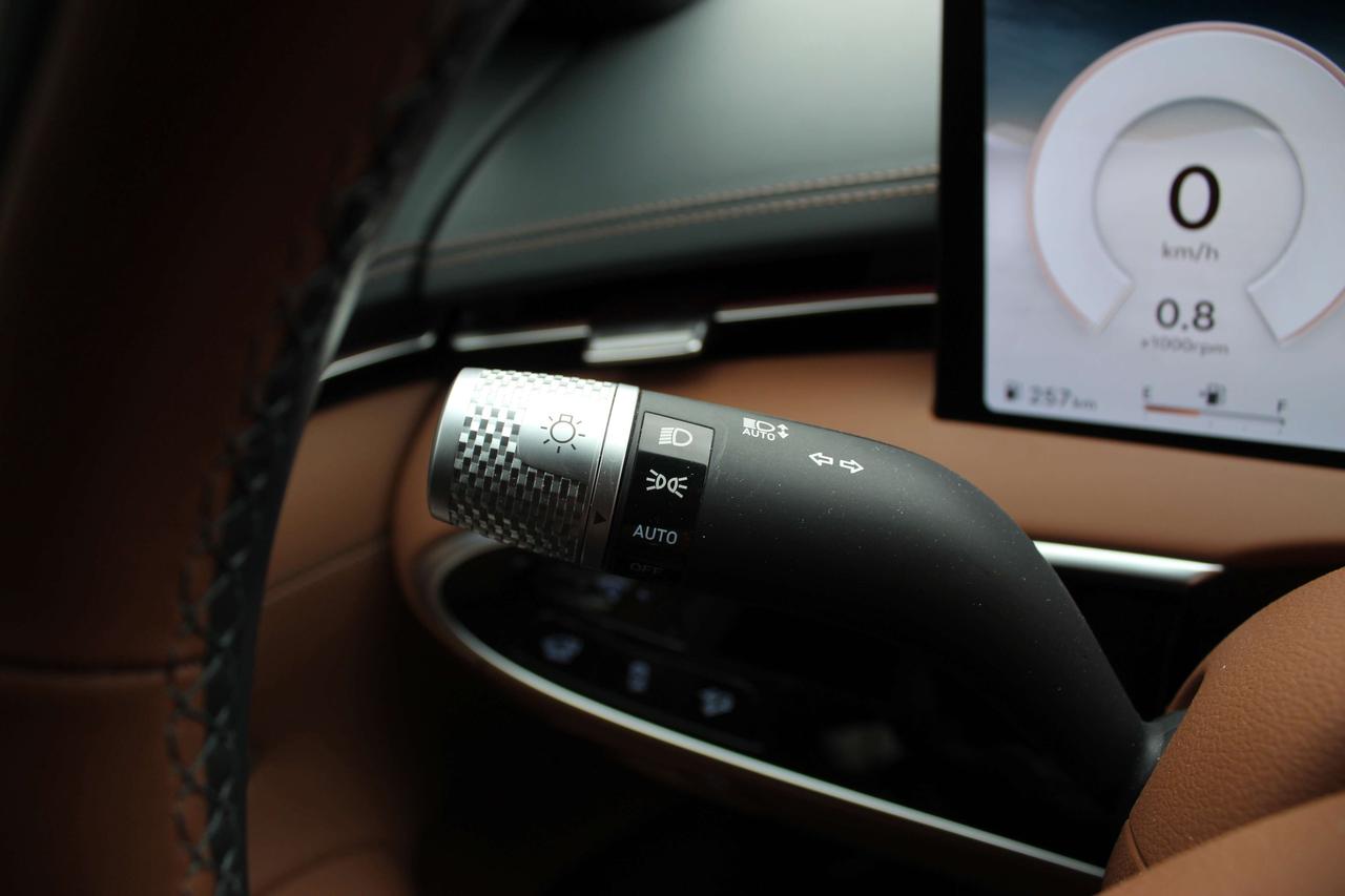 2026 Genesis GV70 2.5T Advanced Photo