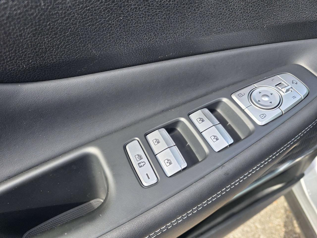 2021 Hyundai Santa Fe Ultimate Calligraphy Photo