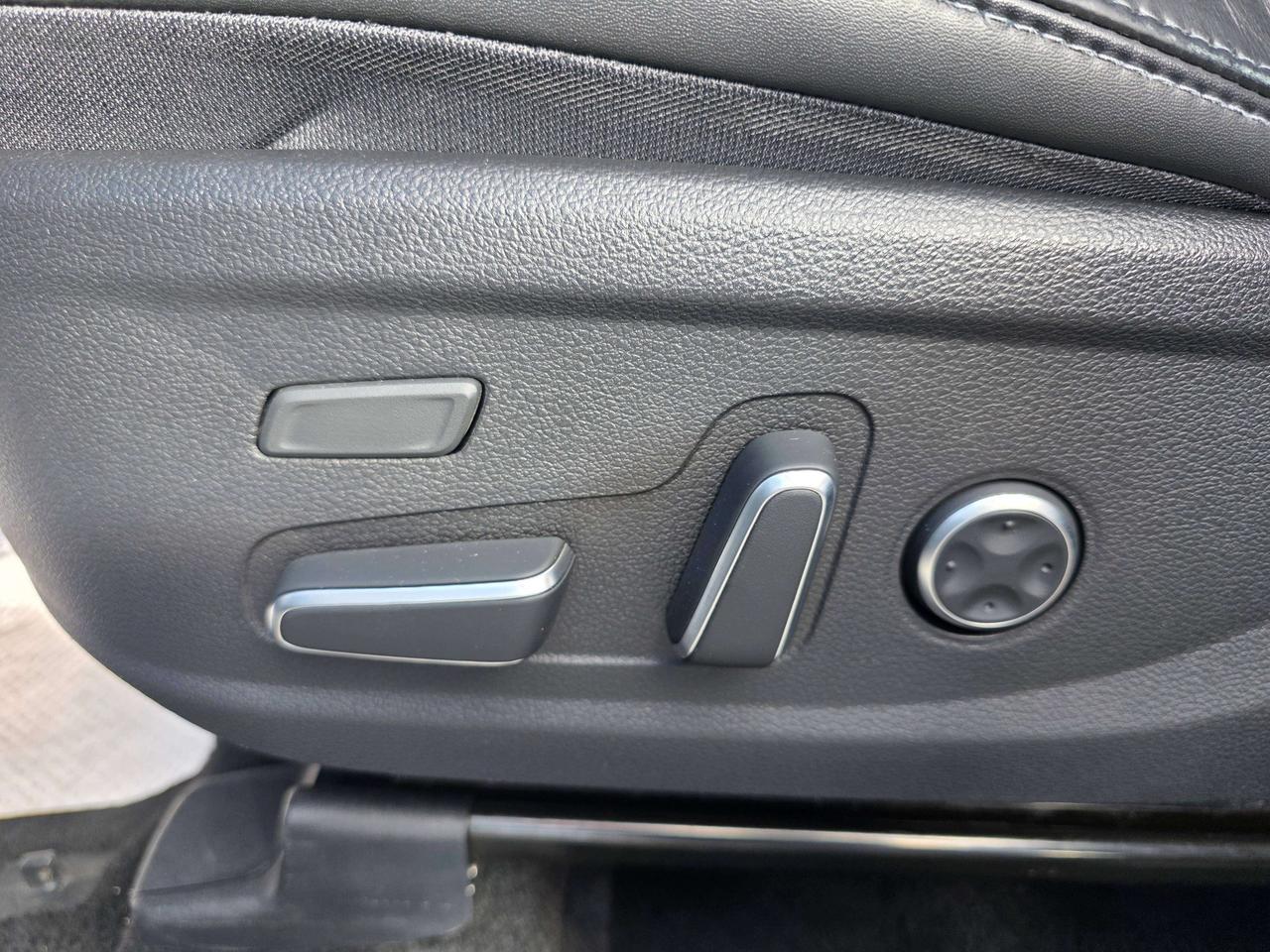 2021 Hyundai Santa Fe Ultimate Calligraphy Photo