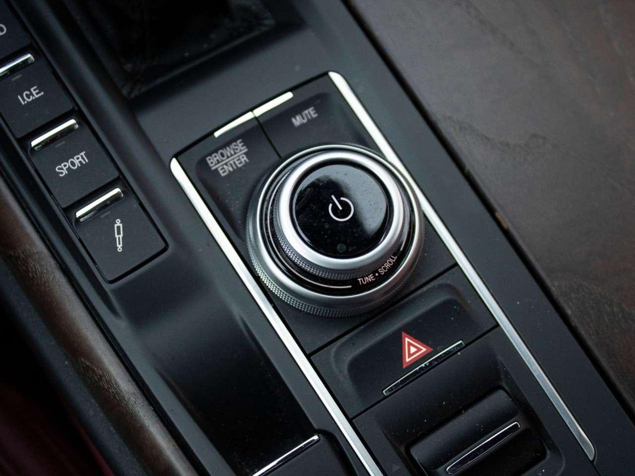 2021 Maserati Levante GranLusso 3.0L Photo