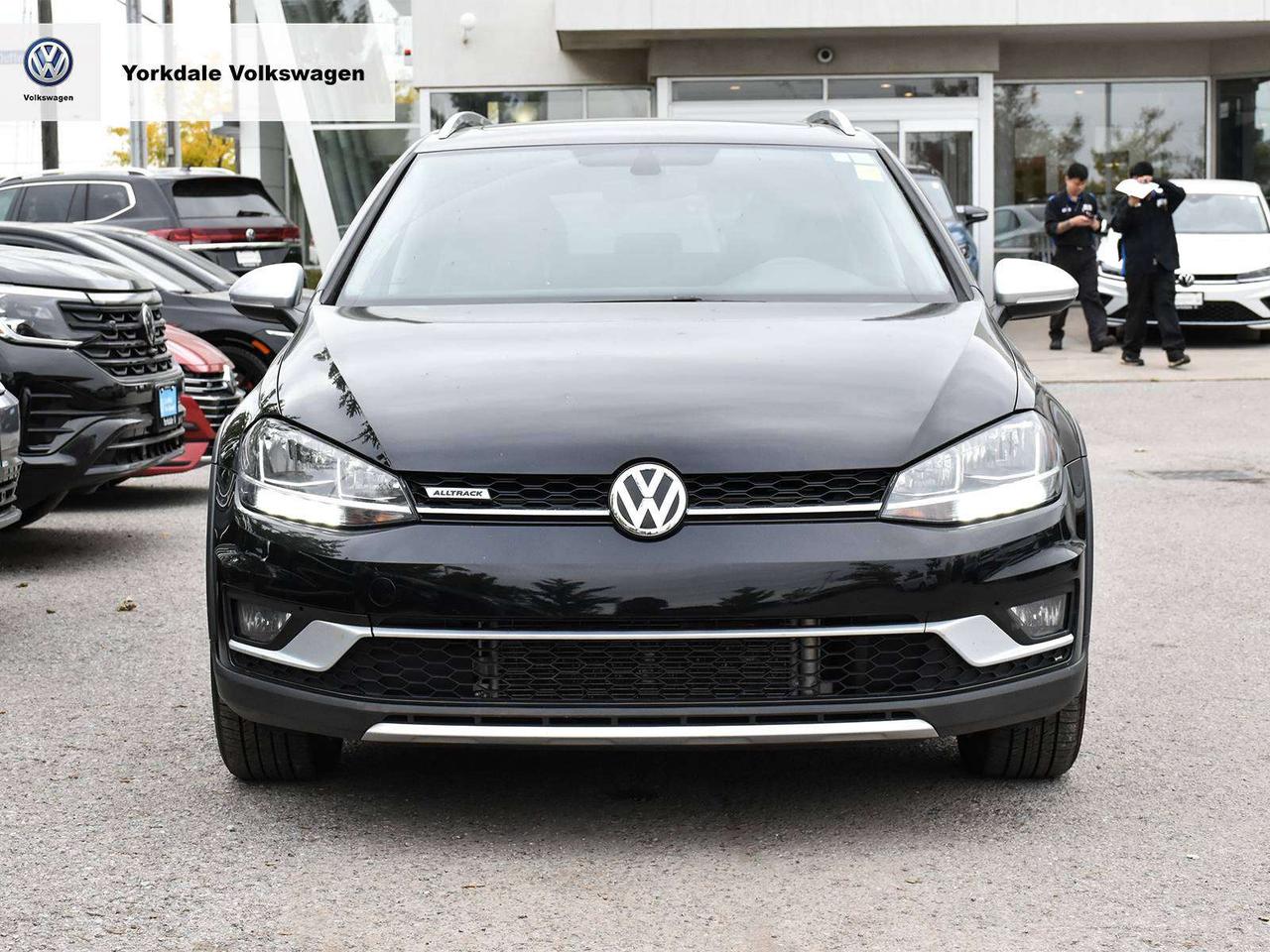 2019 Volkswagen Golf Alltrack 4Motion Photo1
