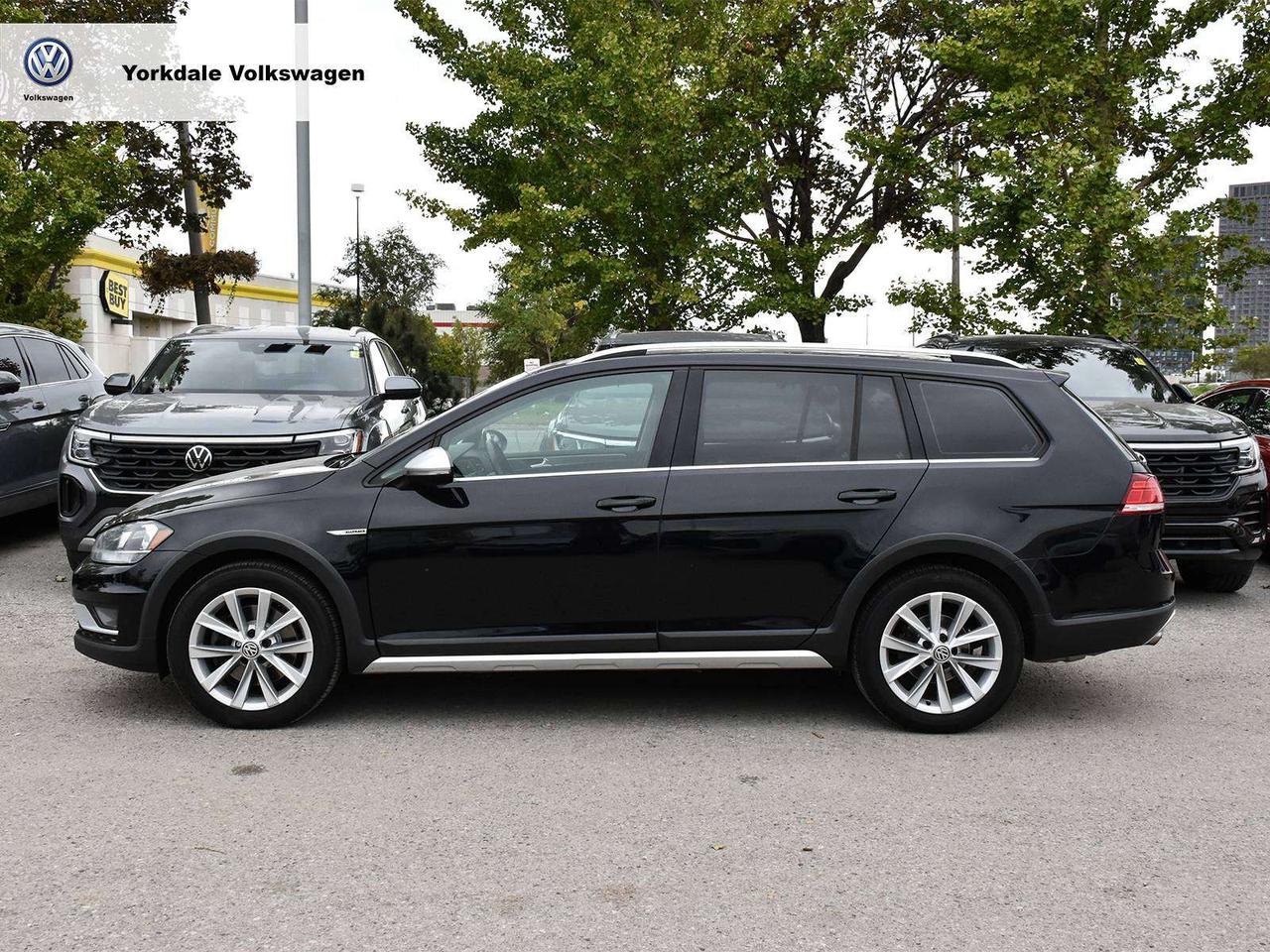 2019 Volkswagen Golf Alltrack 4Motion Photo2