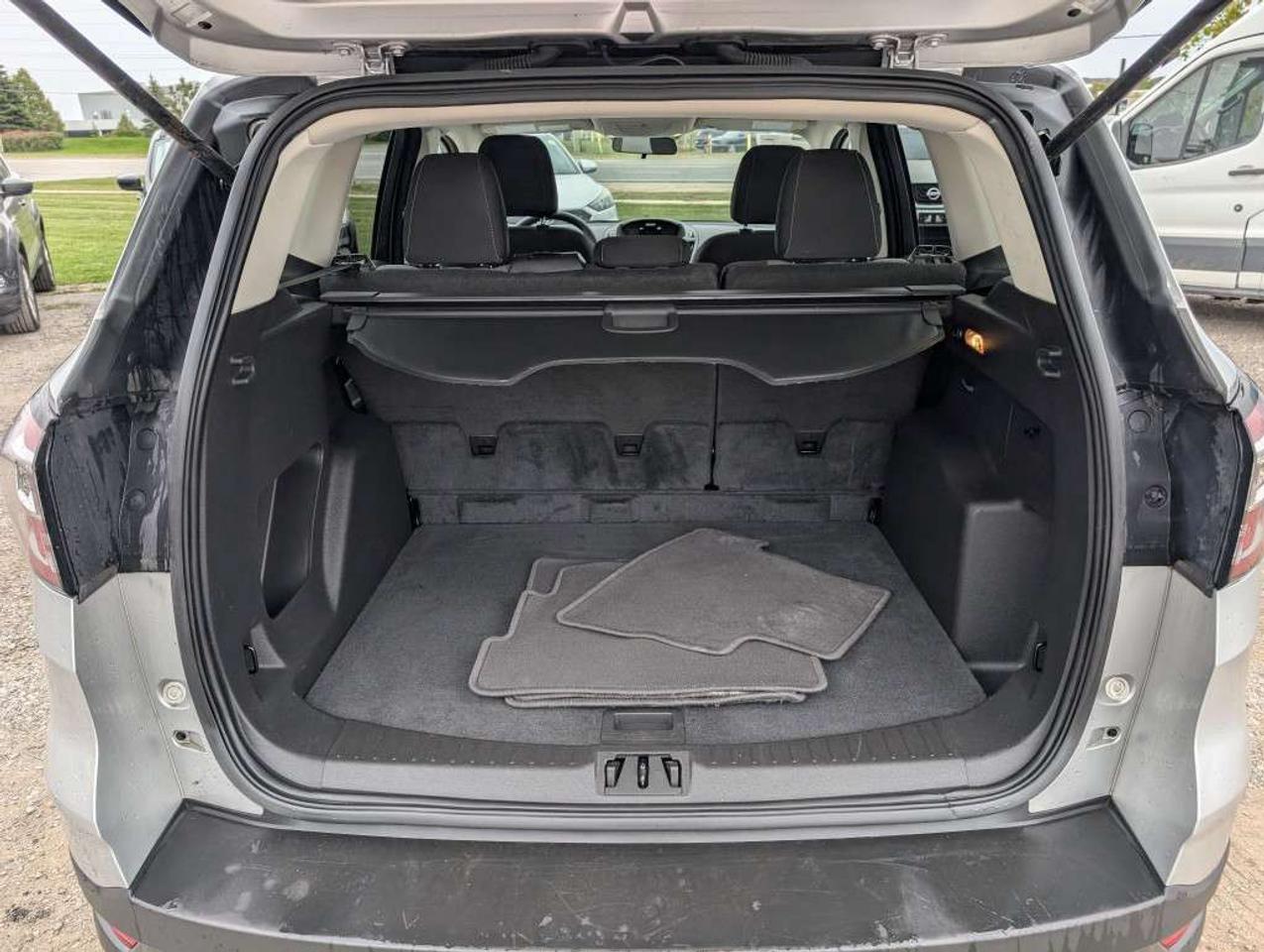 2017 Ford Escape SE   CAMERA   HTD SEATS Photo