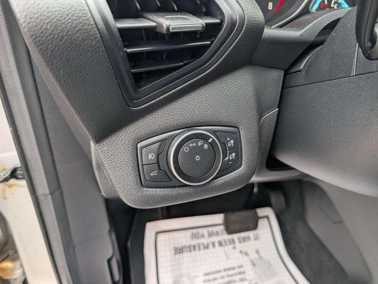 2017 Ford Escape SE   CAMERA   HTD SEATS Photo