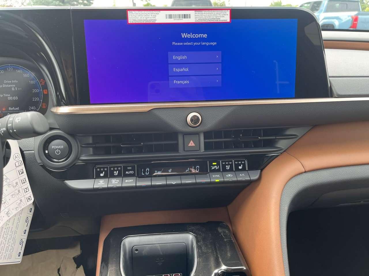 2026 Toyota Crown Signia Limited PUDDLE LAMPS   DRIVER MONITOR CAMERA   PANORAMIC VIEW MONITOR   WIRELESS CARPLAY/ANDROID AUTO Photo