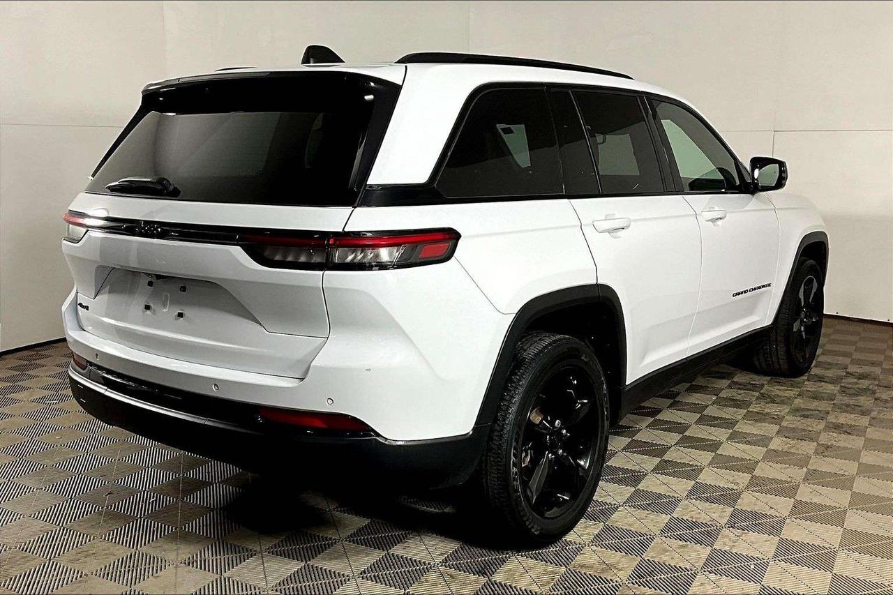 2023 Jeep Grand Cherokee ALTITUDE 4X4 Photo5