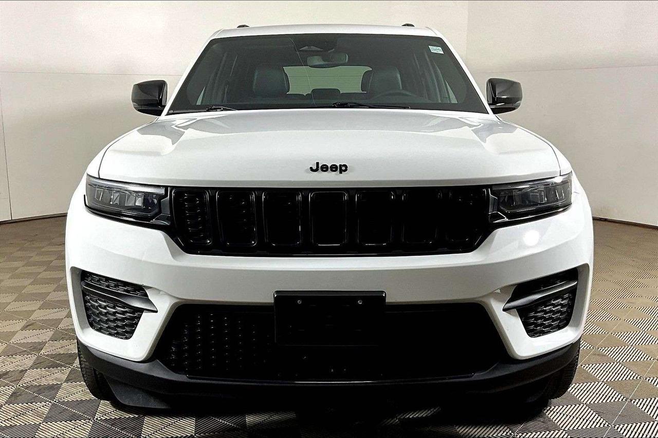 2023 Jeep Grand Cherokee ALTITUDE 4X4 Photo2