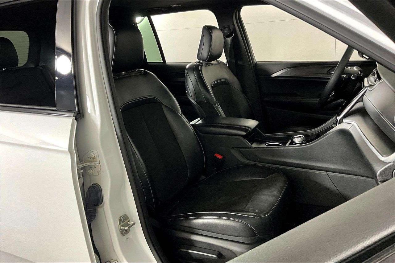 2023 Jeep Grand Cherokee ALTITUDE 4X4 Photo