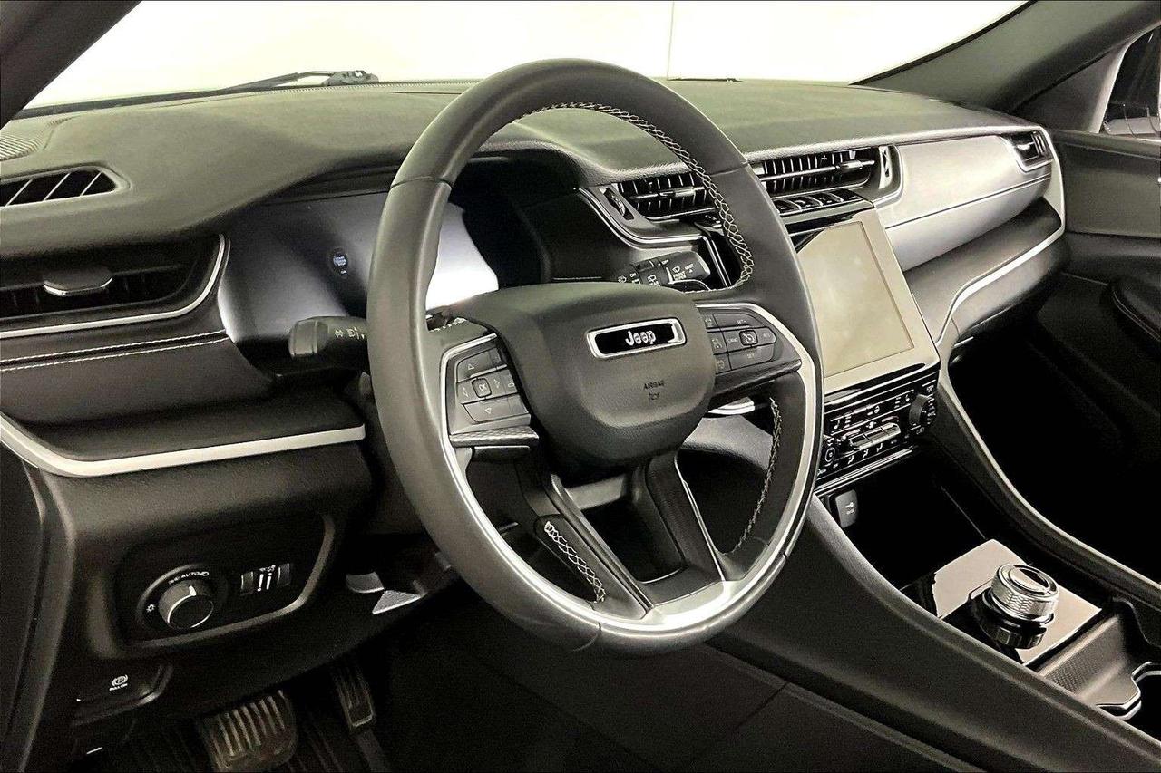 2023 Jeep Grand Cherokee ALTITUDE 4X4 Photo