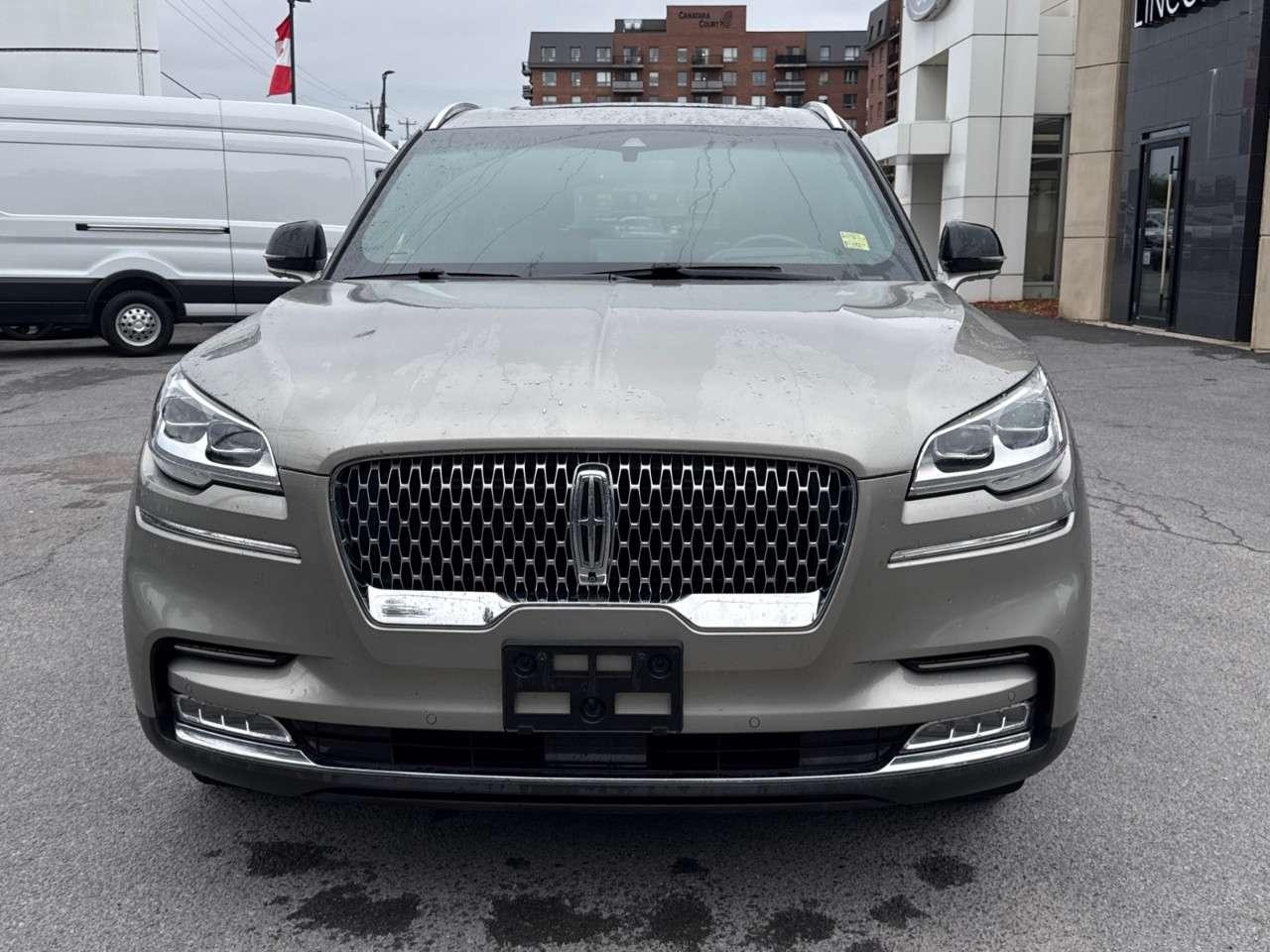 2023 Lincoln Aviator RESERVE   TOW PKG   PERFECT POSITION SEATS   ILLUM Photo2