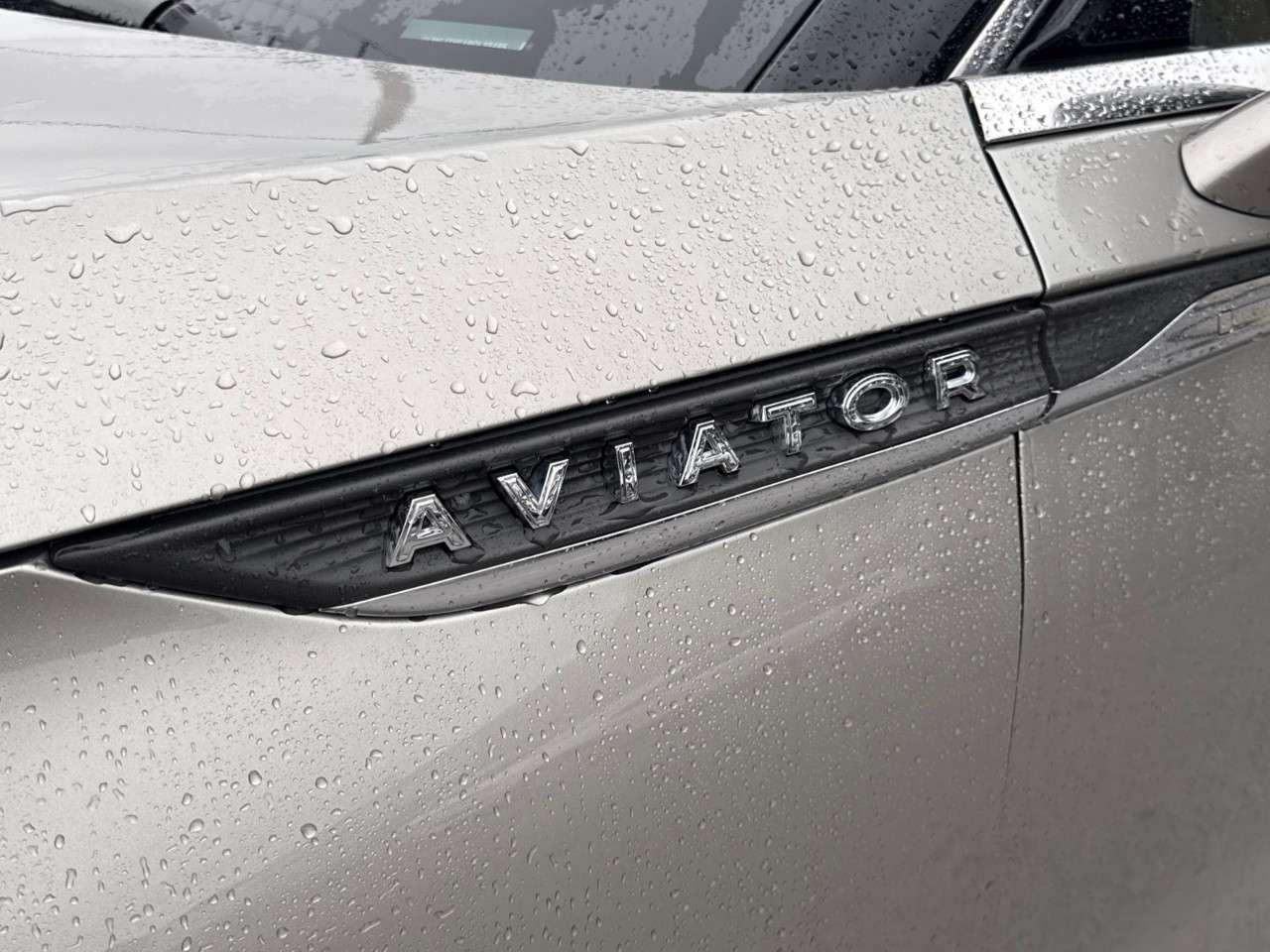 2023 Lincoln Aviator RESERVE   TOW PKG   PERFECT POSITION SEATS   ILLUM Photo