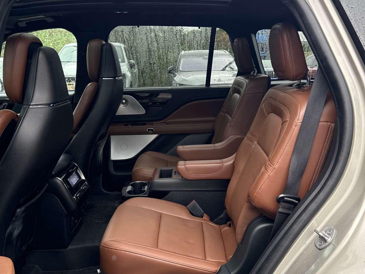 2023 Lincoln Aviator RESERVE   TOW PKG   PERFECT POSITION SEATS   ILLUM Photo