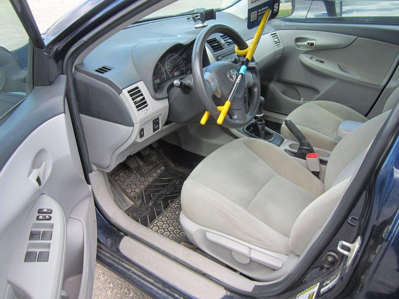 2013 Toyota Corolla CE MANUAL NO ACCIDENTS! 1 PRICE ONLY! NO FEES! Photo