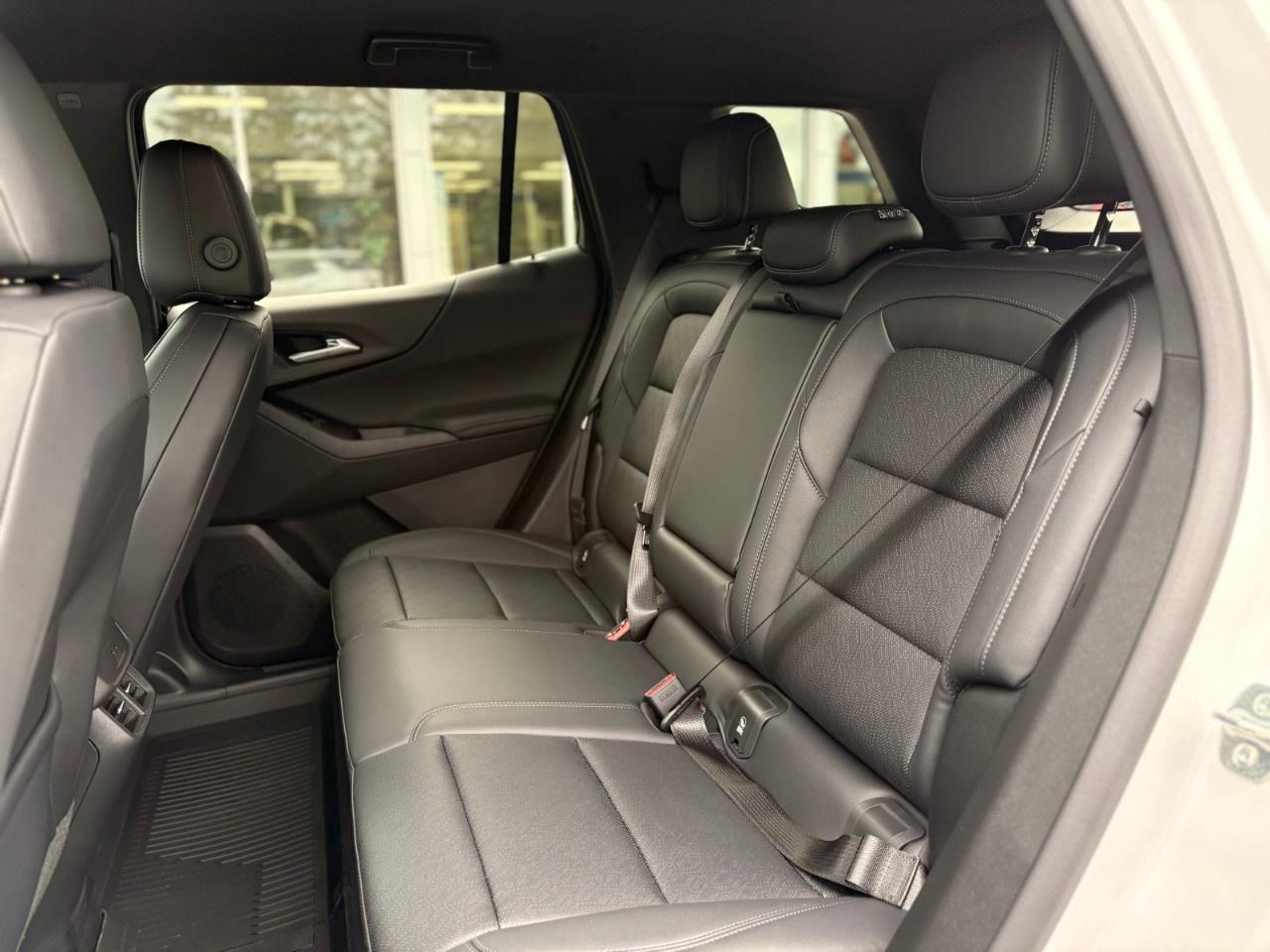 2027 Chevrolet Equinox AWD LT Photo