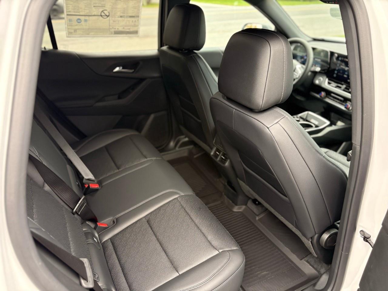 2027 Chevrolet Equinox AWD LT Photo