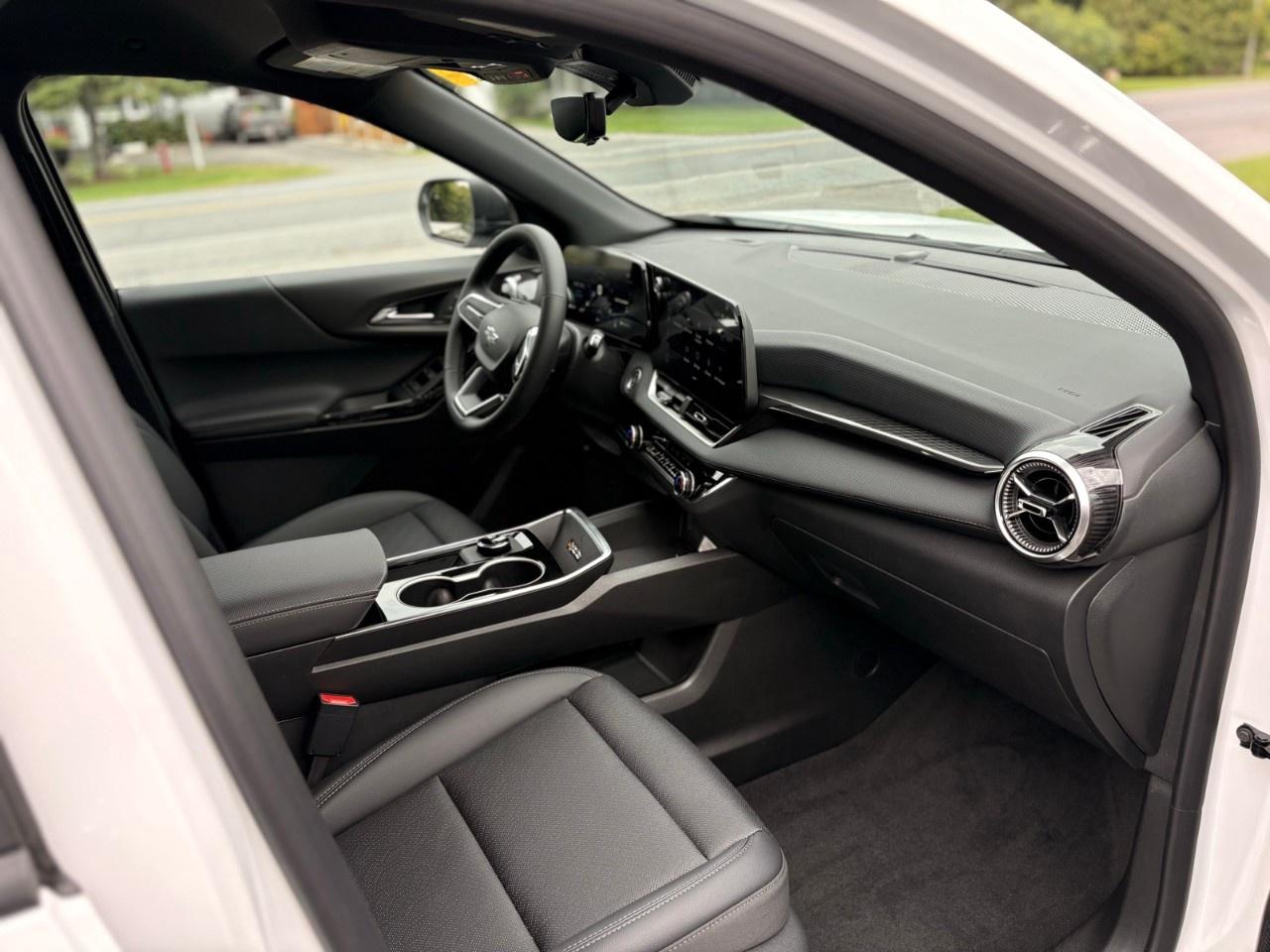 2027 Chevrolet Equinox AWD LT Photo