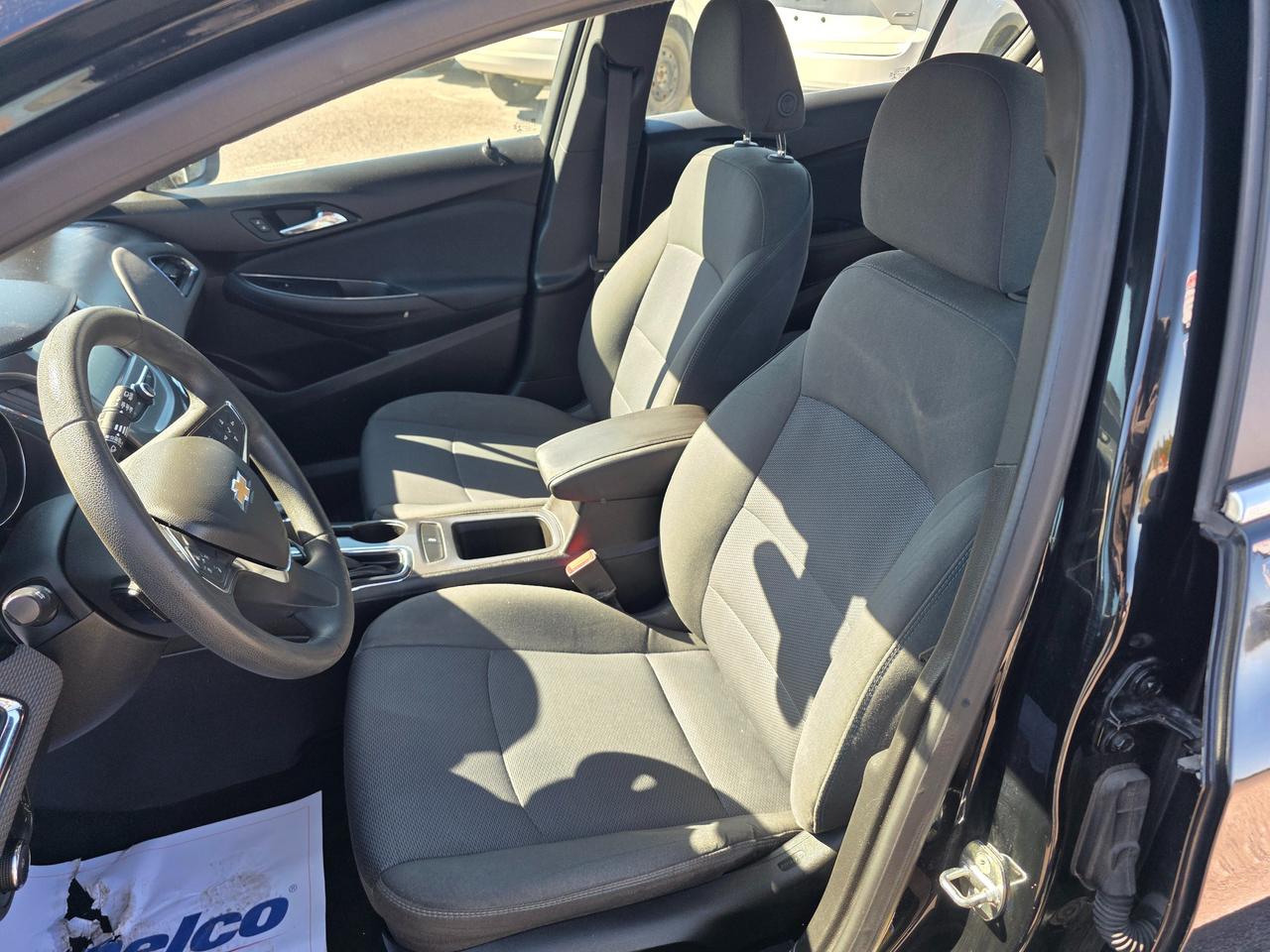2018 Chevrolet Cruze LT Auto 4dr Hatchback Photo