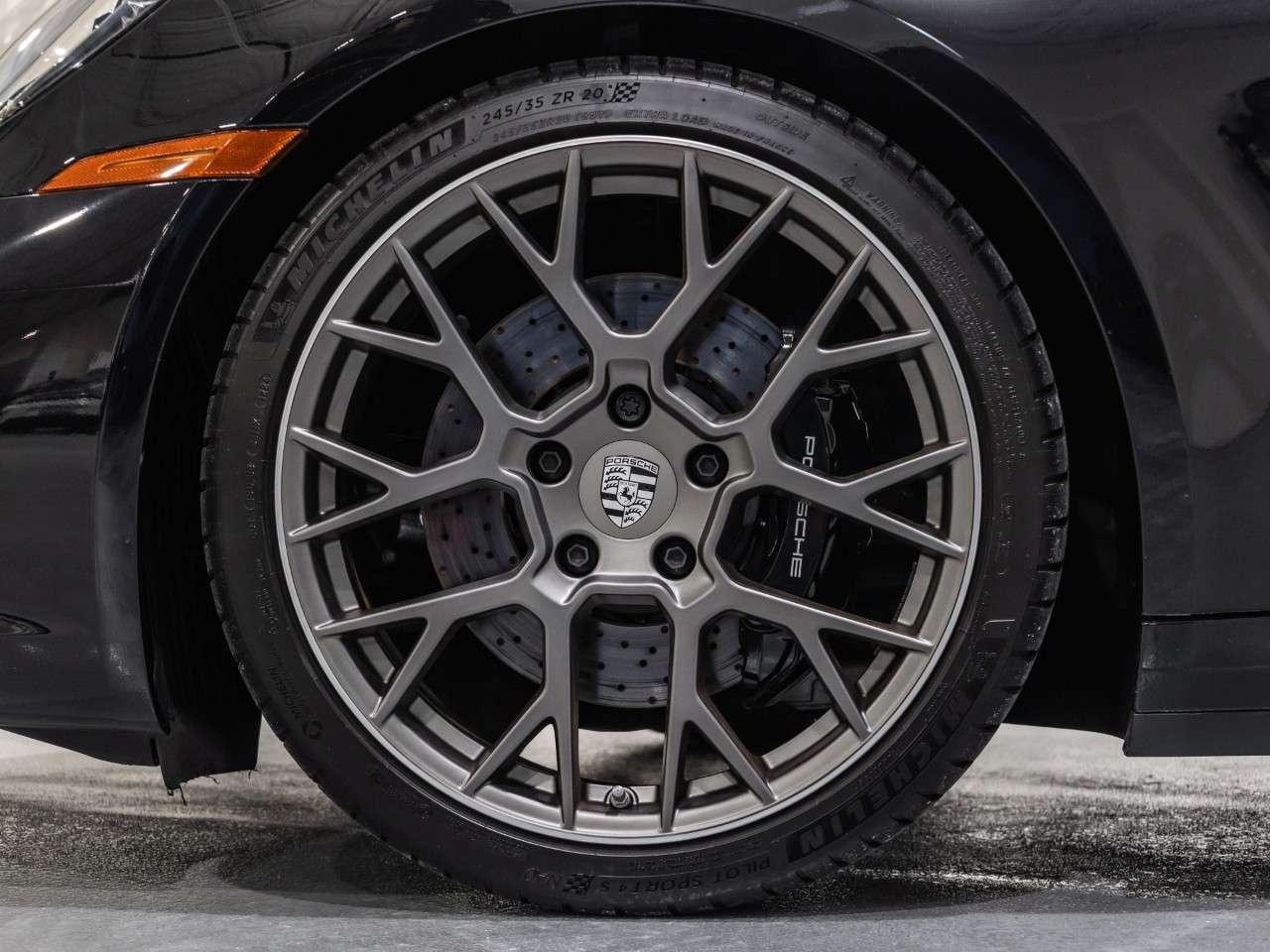 2024 Porsche 911 Targa 4S Photo