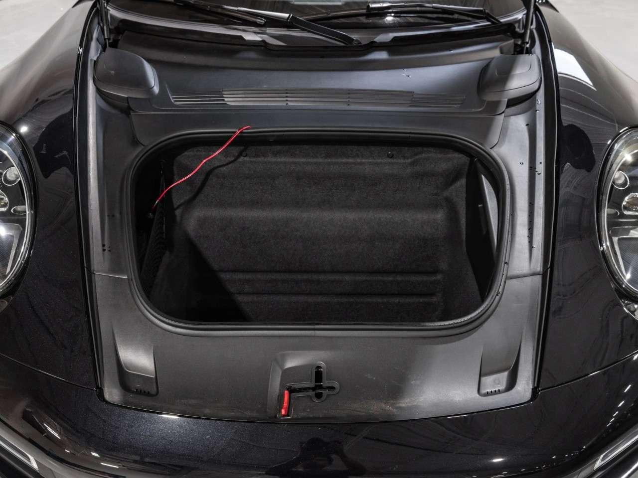 2024 Porsche 911 Targa 4S Photo