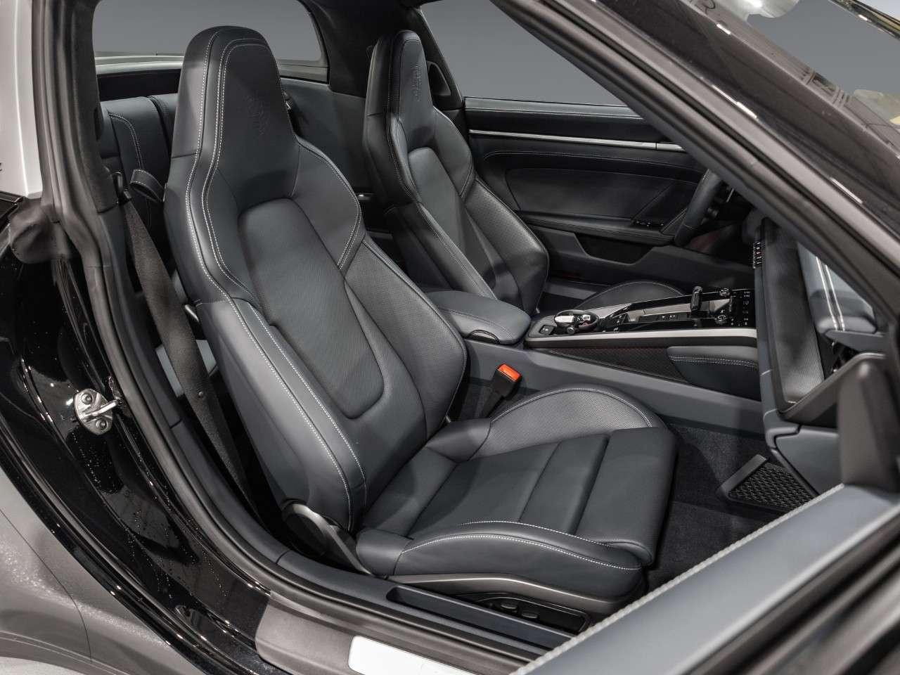 2024 Porsche 911 Targa 4S Photo