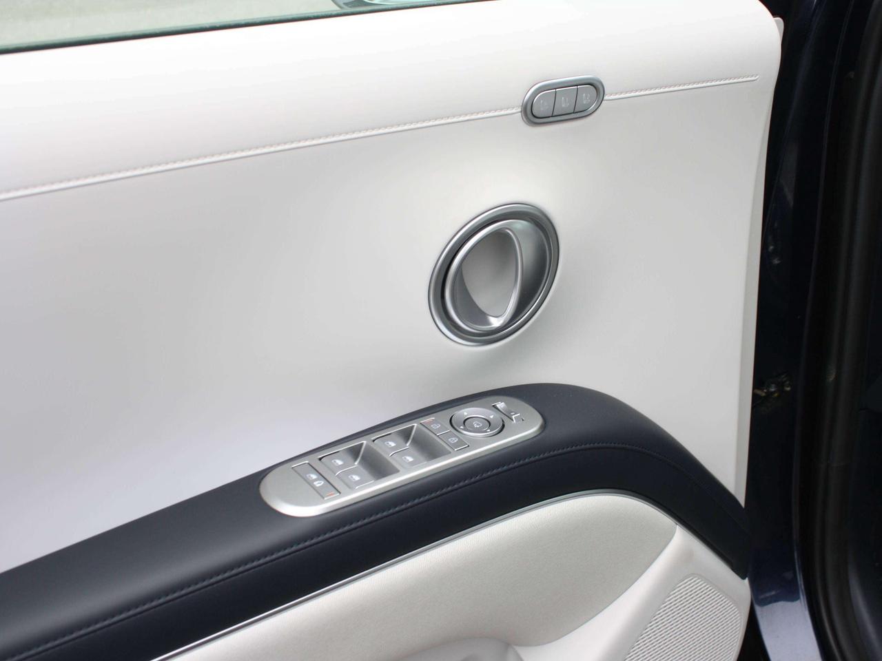 2026 Hyundai PALISADE Ultimate Calligraphy 7 Passenger Photo