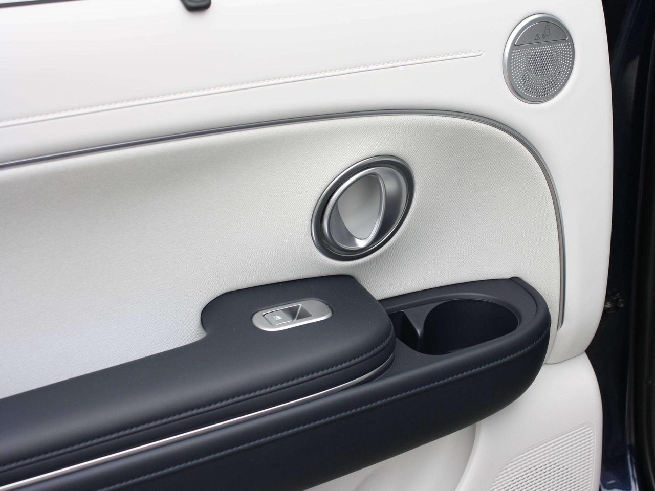 2026 Hyundai PALISADE Ultimate Calligraphy 7 Passenger Photo