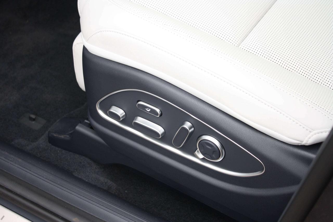 2026 Hyundai PALISADE Ultimate Calligraphy 7 Passenger Photo