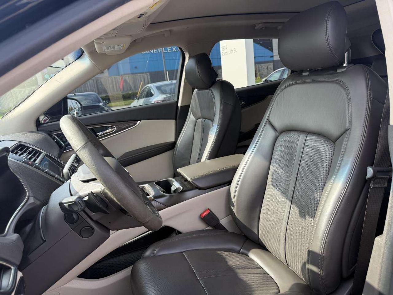 2020 Lincoln Nautilus RESERVE   HEATED AND VENTILATED SEATS   360 CAMERA   SUNROOF Photo