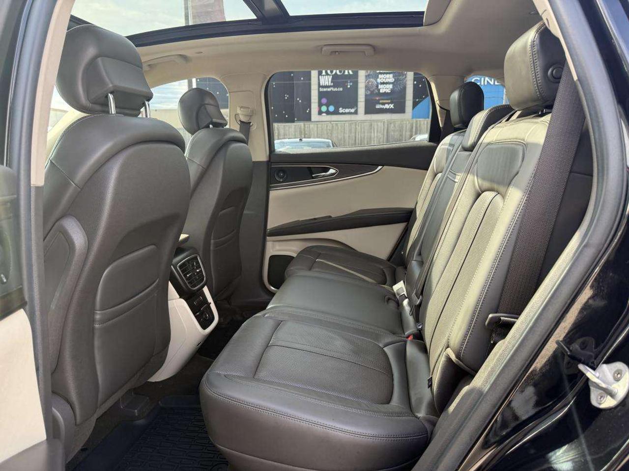 2020 Lincoln Nautilus RESERVE   HEATED AND VENTILATED SEATS   360 CAMERA   SUNROOF Photo