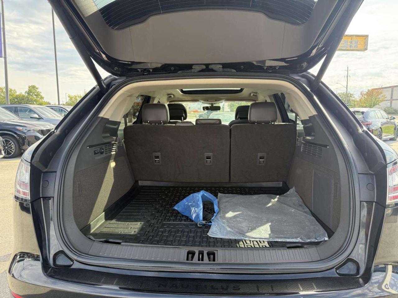2020 Lincoln Nautilus RESERVE   HEATED AND VENTILATED SEATS   360 CAMERA   SUNROOF Photo