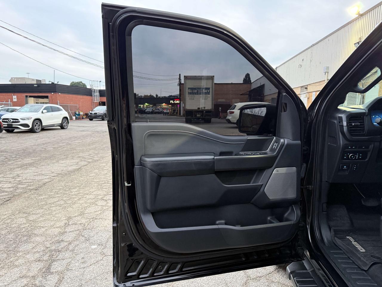 2024 Ford F-150 XLT l Hybrid l 5.5 Box l Super Crew l Ford Warrnty Photo