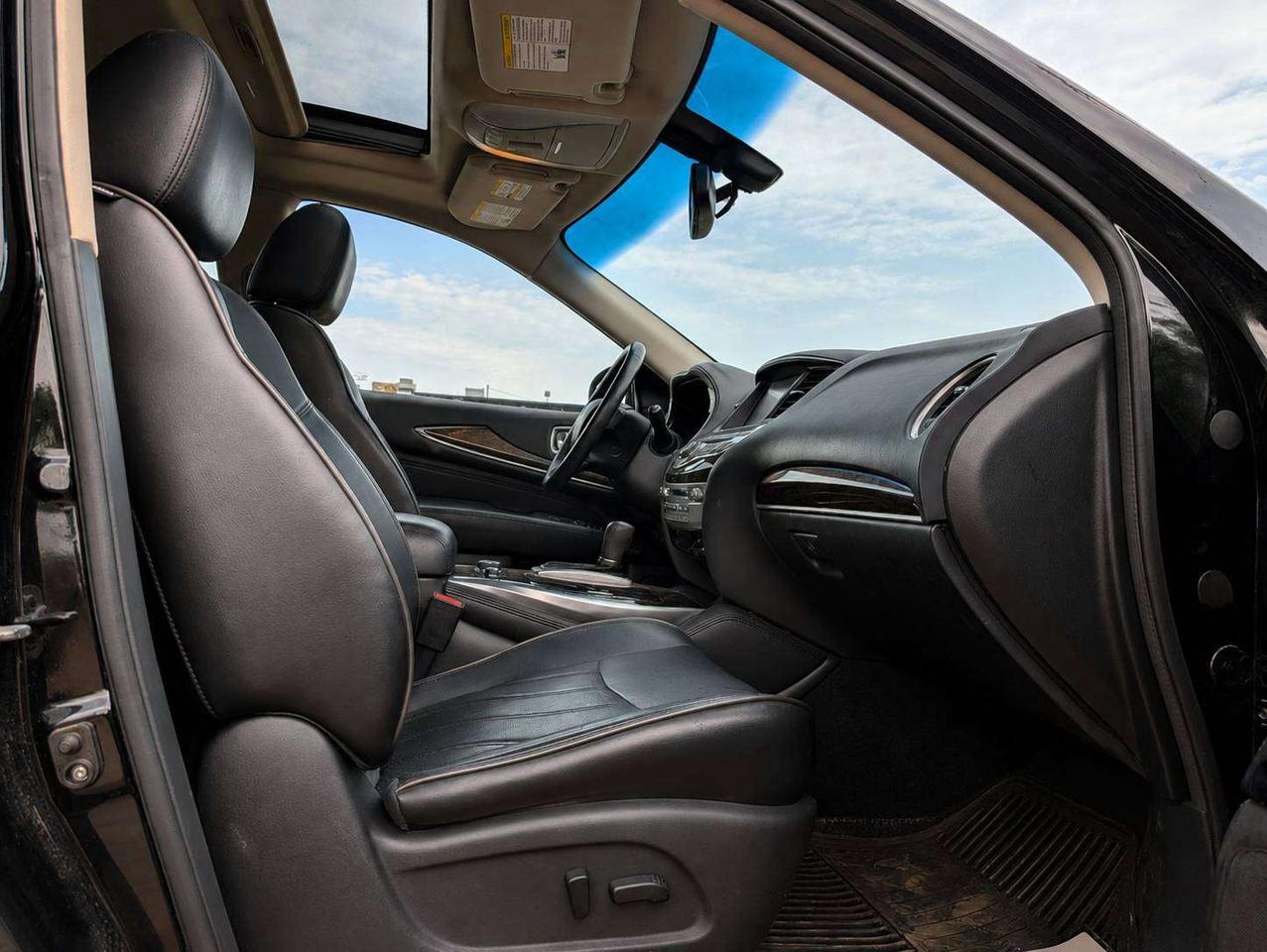 2015 Infiniti QX60 AWD (Certified, 1-Year Free Warranty) Photo