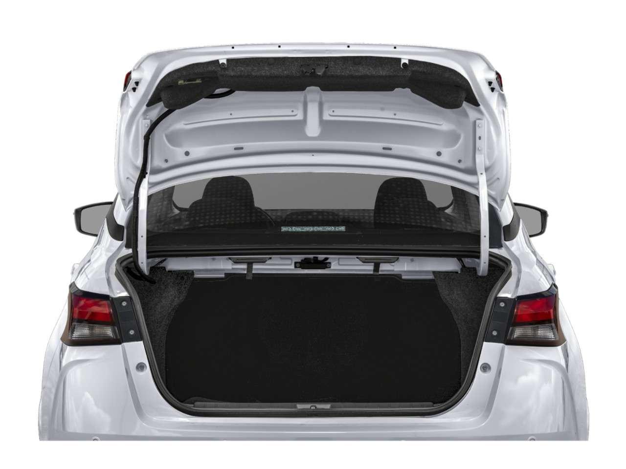 2024 Nissan Versa SR Photo