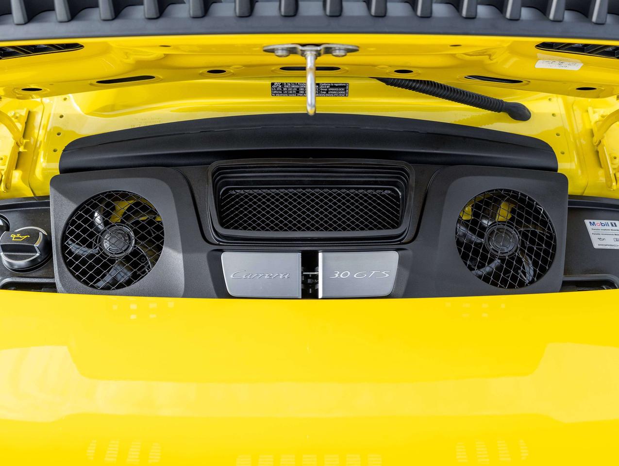 2019 Porsche 911 CERTIFED   Includes 2Yr Porsche Extended Warranty Photo