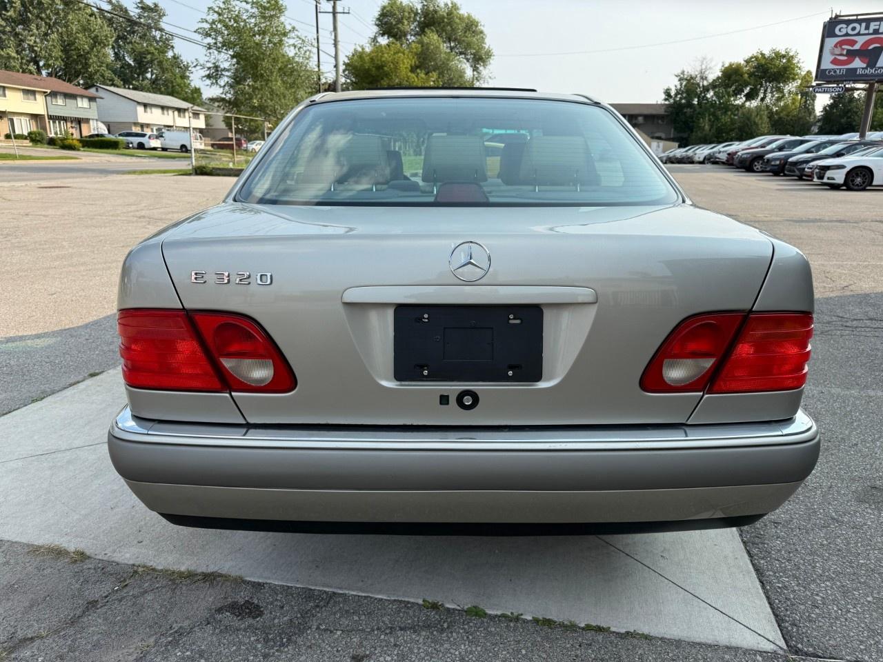 1997 Mercedes-Benz E-Class  Photo3