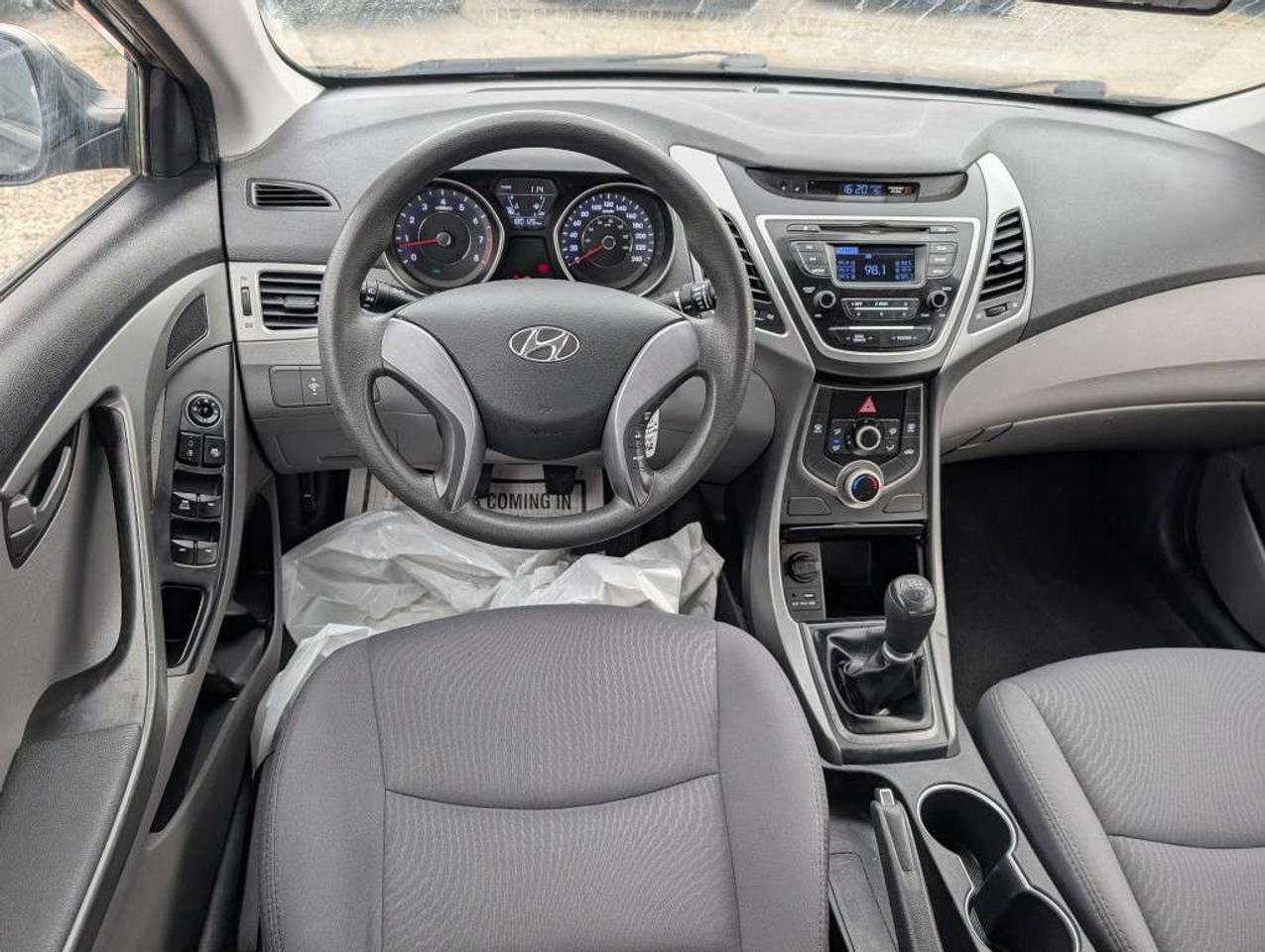 2016 Hyundai Elantra L Photo