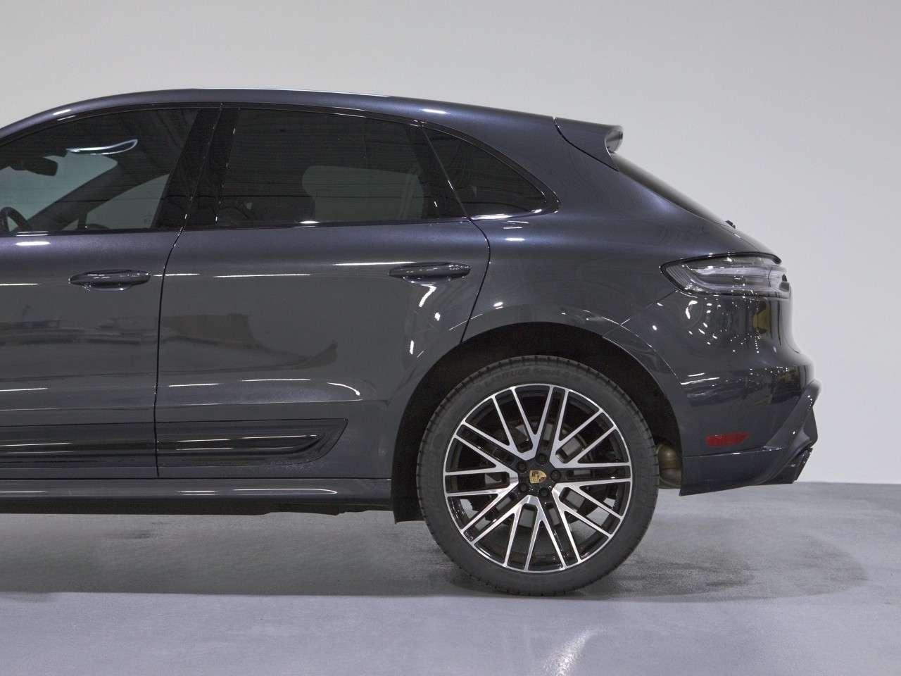 2024 Porsche Macan S AWD Photo