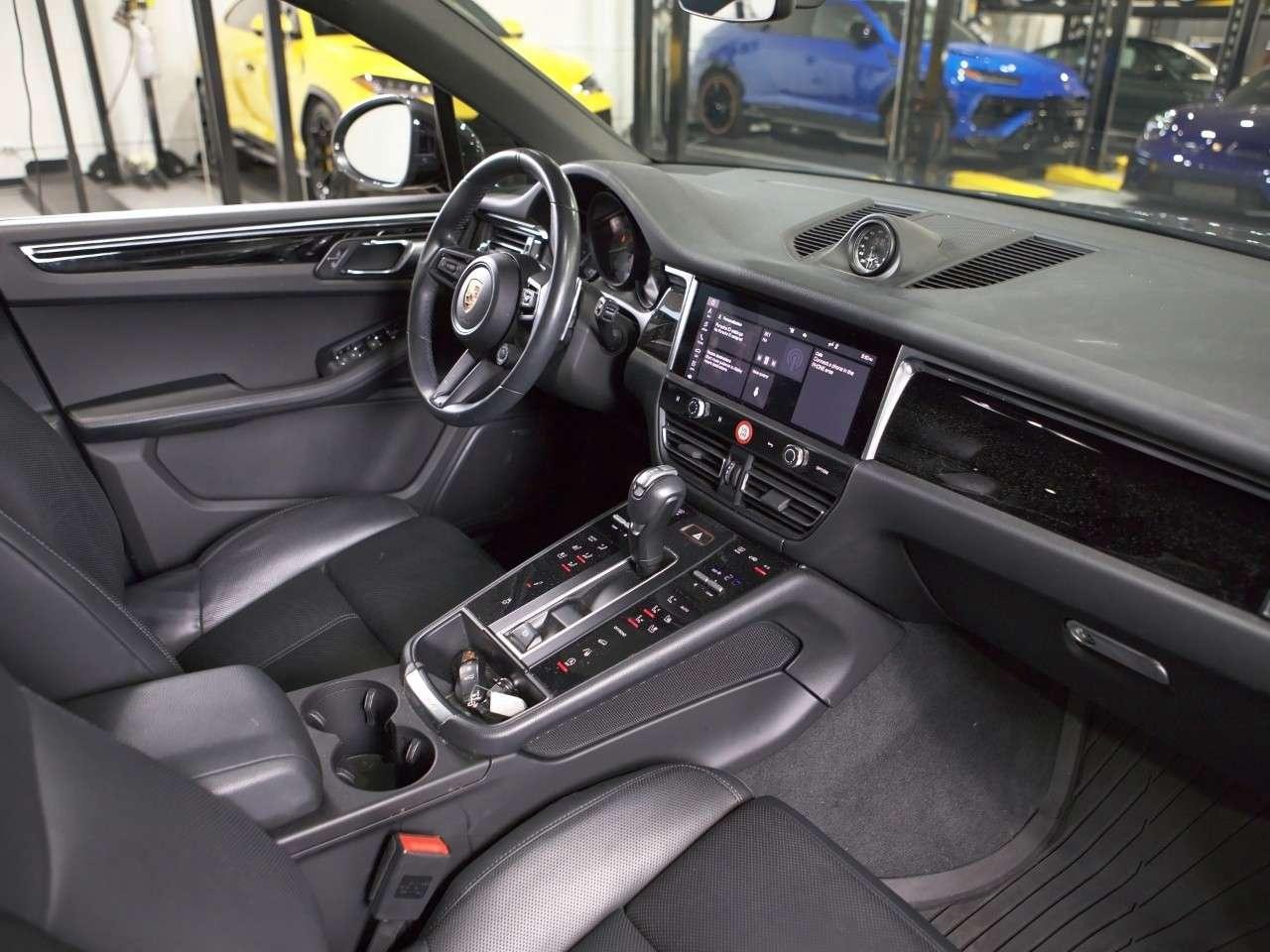 2024 Porsche Macan S AWD Photo