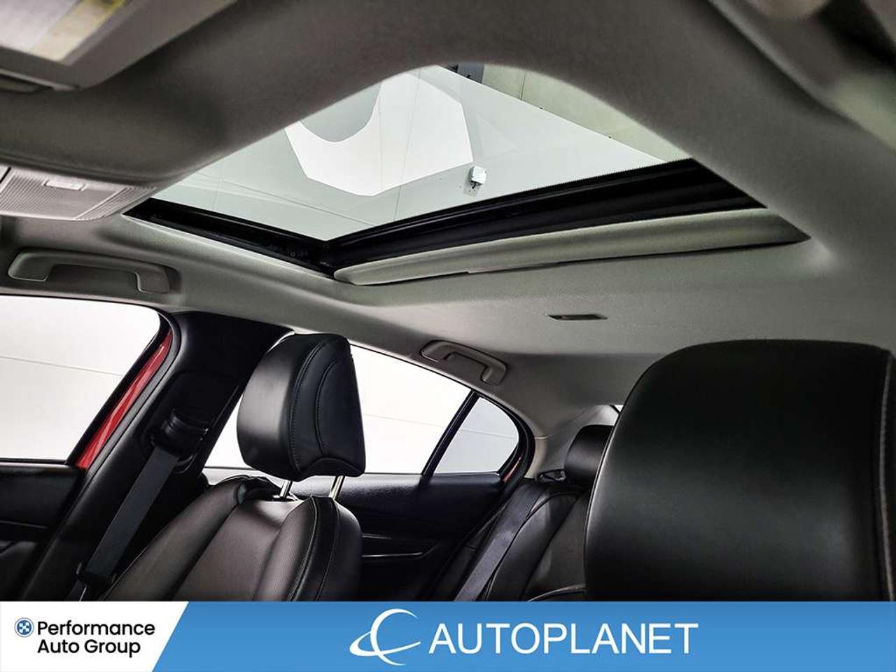 2025 Mazda 3 GT, Heads Up Display, Sunroof, Back Up Cam! Photo