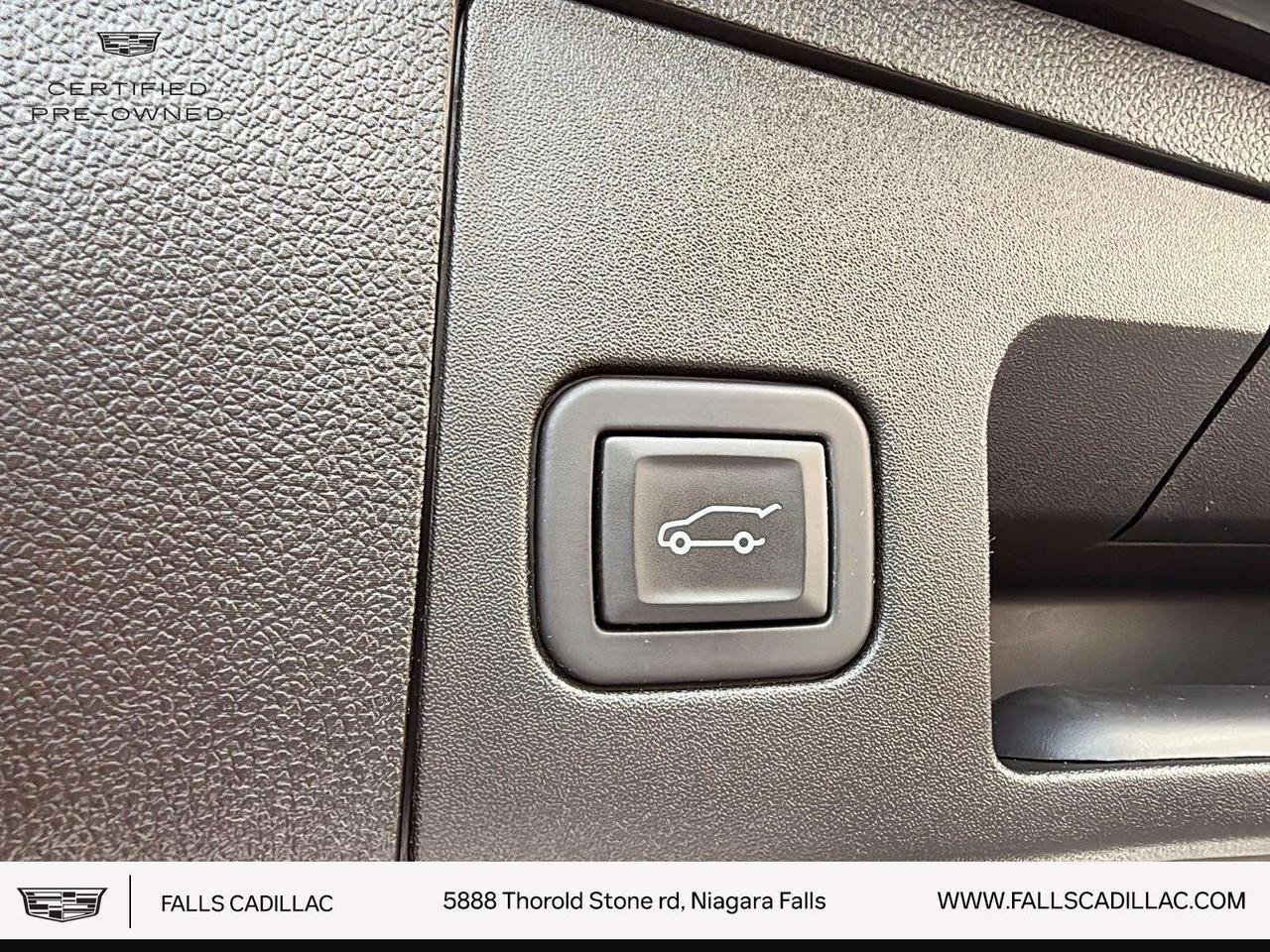 2024 Cadillac XT4 Sport SUNROOF,H.STEERING Photo